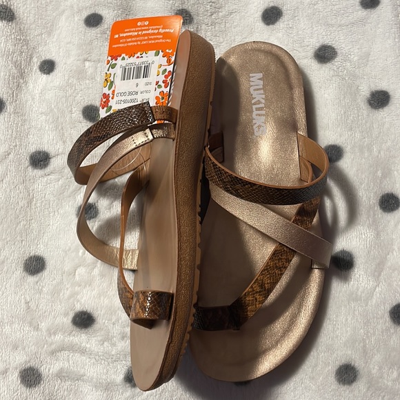 Mukluks Rose Gold Snake Sandal - Picture 4 of 5